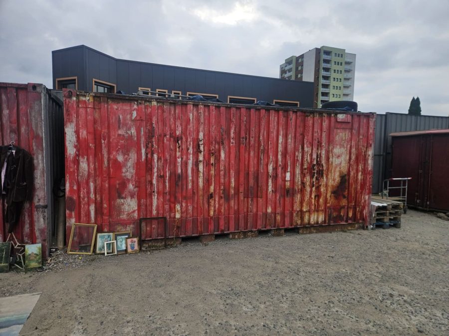 Vand container