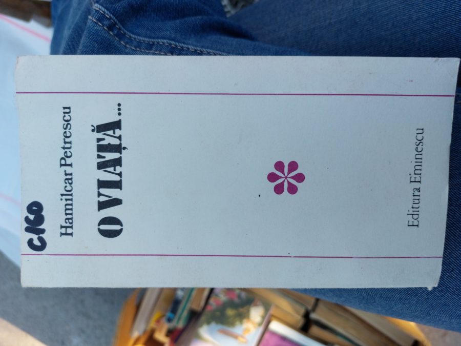 Vand cartea O viata