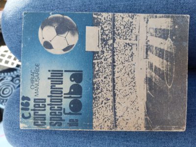 Vand Cartea spectatorului de fotbal